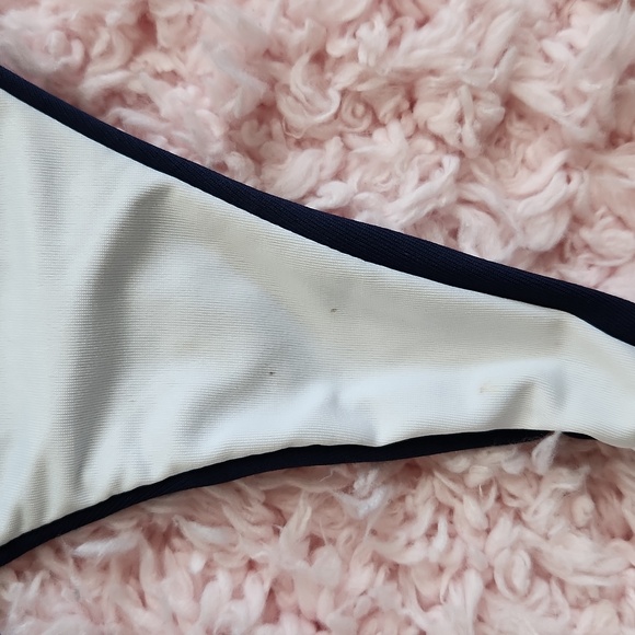 Thong bikini set small top medium bottoms - Picture 5 of 9